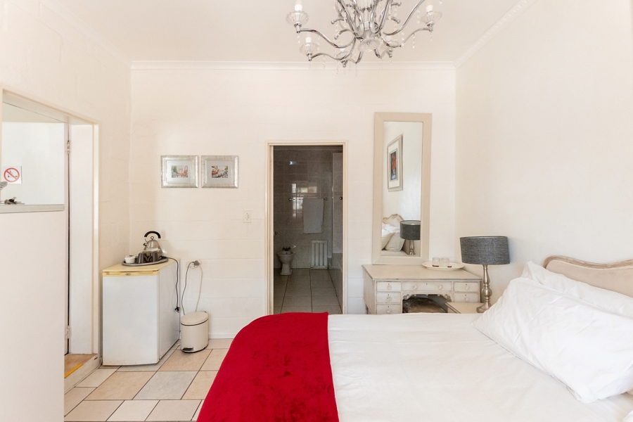8 Bedroom Property for Sale in Country Club Western Cape